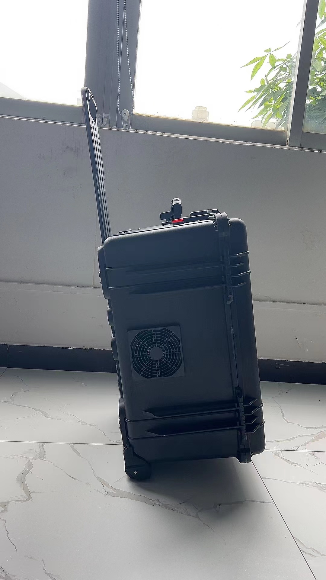 潮阳手拉箱型移动通信干扰器